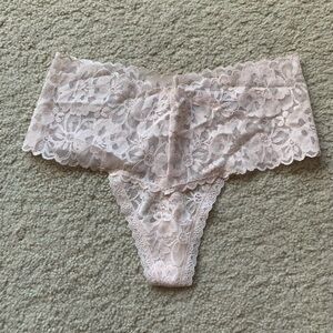 Victoria’s Secret Lace Thong Panty, Light Pink, Size S NWT